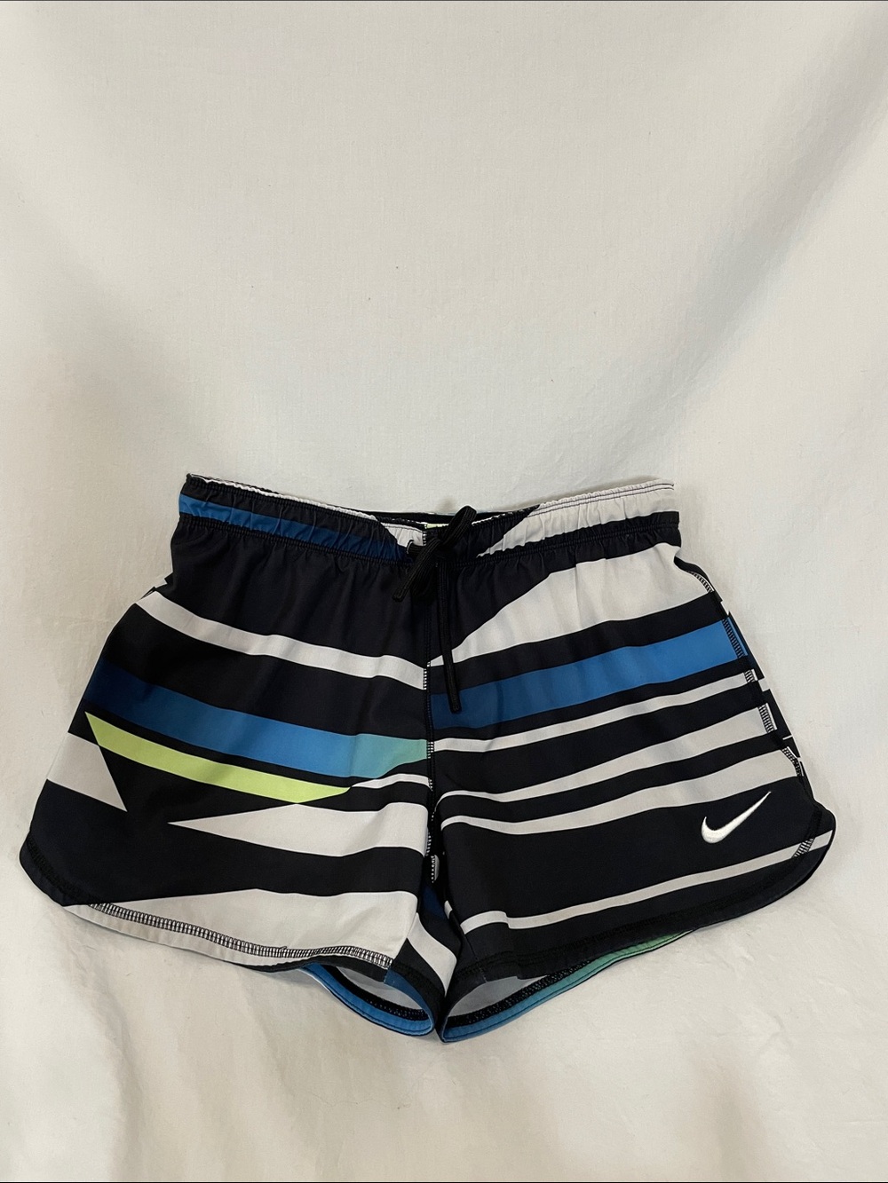 NIKE Black & White Phantom Athletic Shorts with spandex liner, women’s size Sm